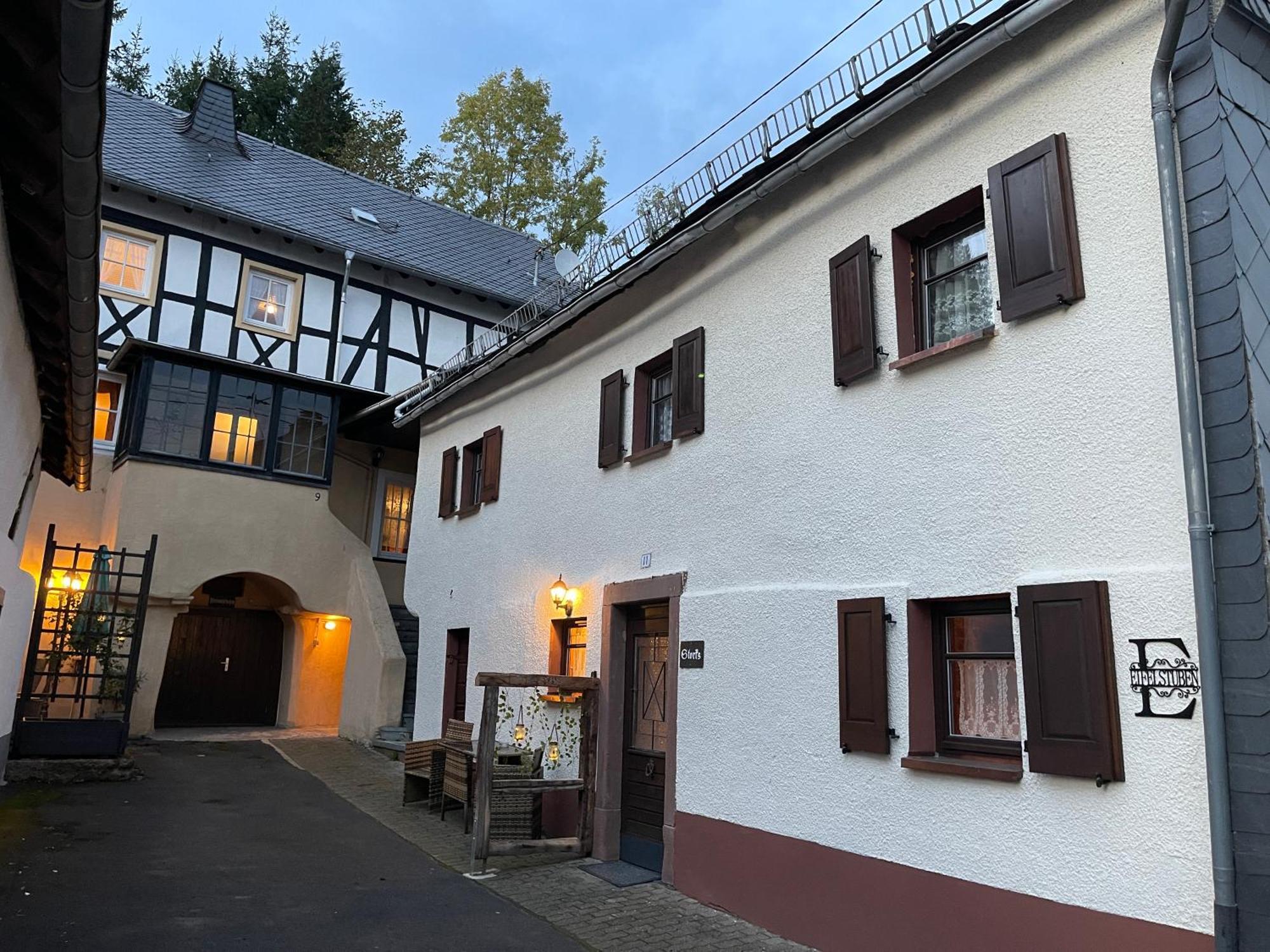 אולמן Ferienhaus Eifelstuben Mit Charme - Bauernstube Vulkaneifel - Naehe See Und Burgruine מראה חיצוני תמונה