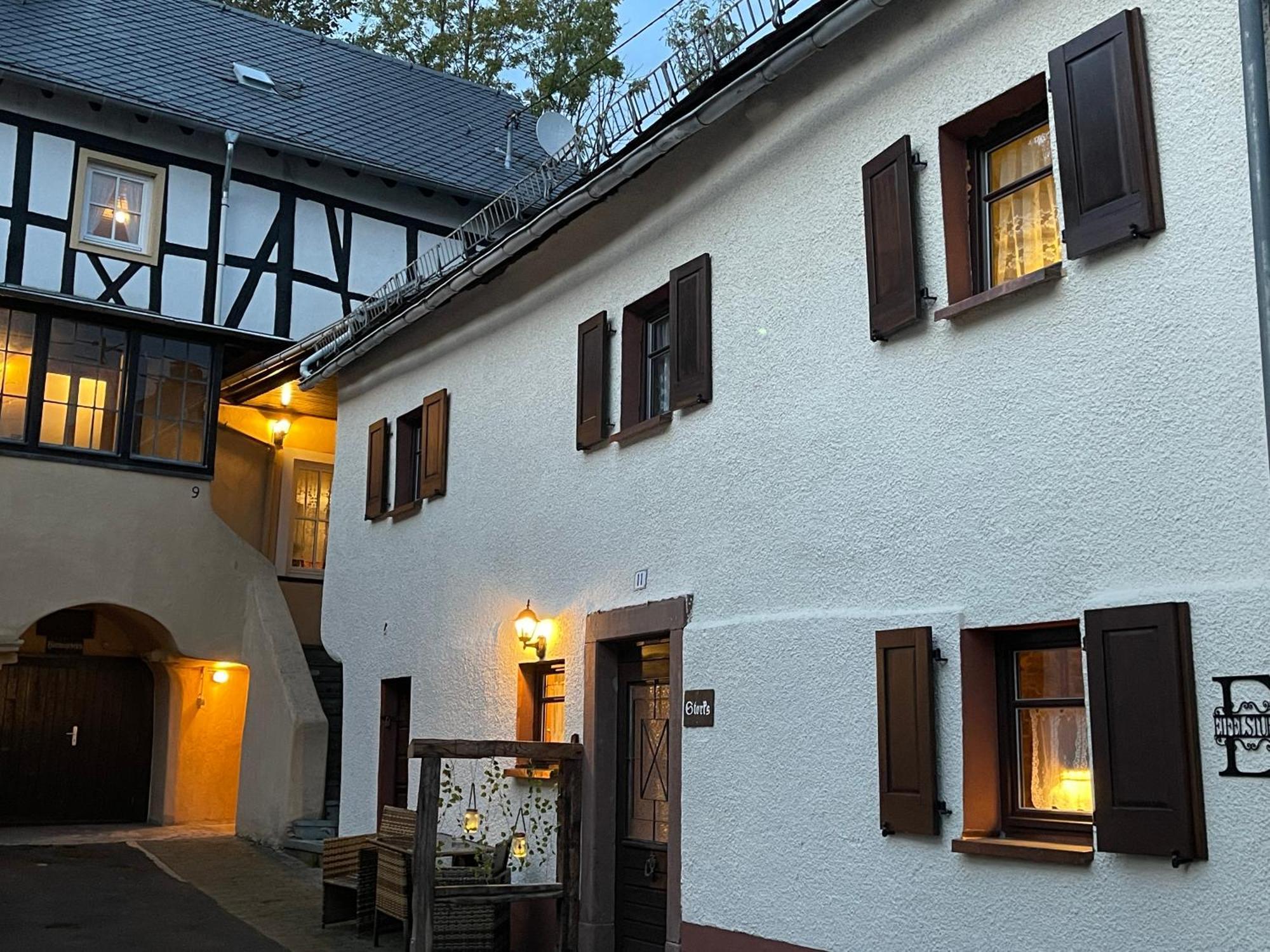אולמן Ferienhaus Eifelstuben Mit Charme - Bauernstube Vulkaneifel - Naehe See Und Burgruine מראה חיצוני תמונה